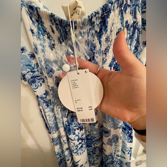 Over the shoulder floral long dress - Picture 3 of 4